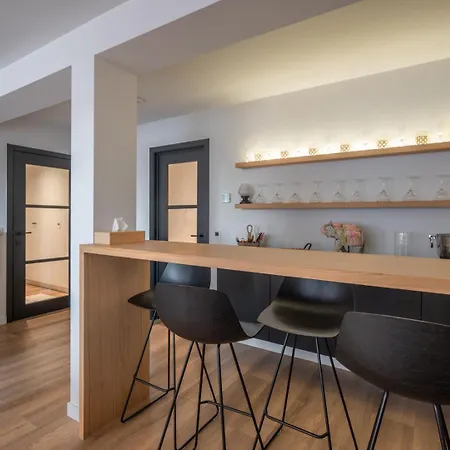 Stylish 2-bedroom With Private Garage Appartement Knokke-Heist