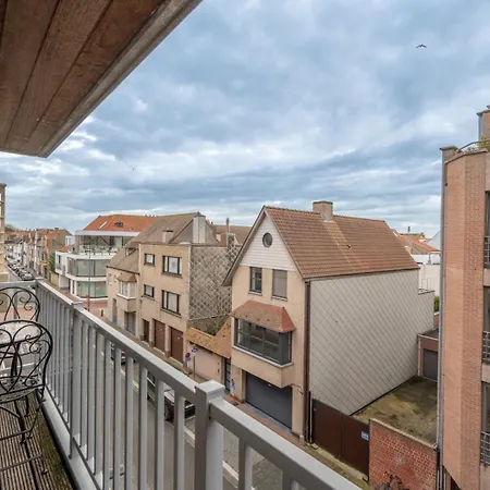 Stylish 2-bedroom With Private Garage Knokke-Heist