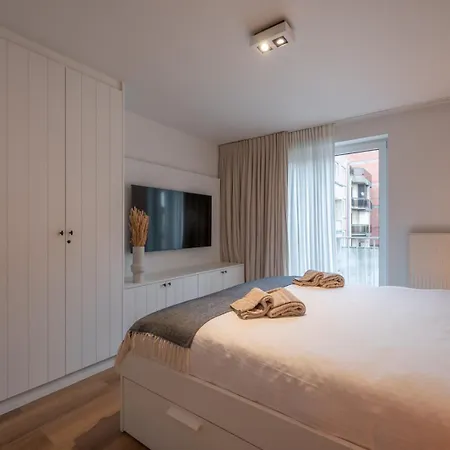 Stylish 2-bedroom With Private Garage Knokke-Heist
